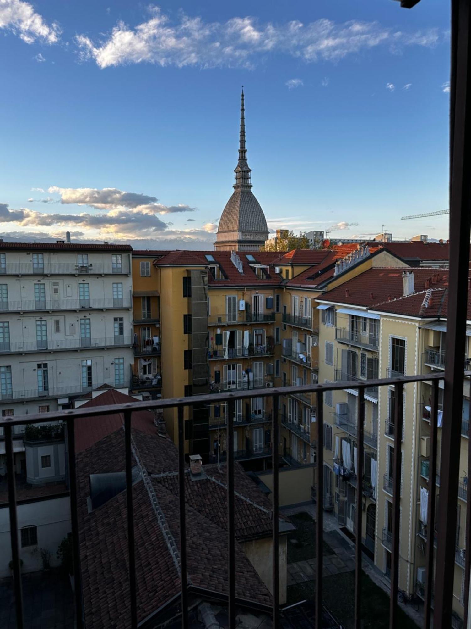 Апартаменты Le Finestre Sulla Mole Турин Экстерьер фото